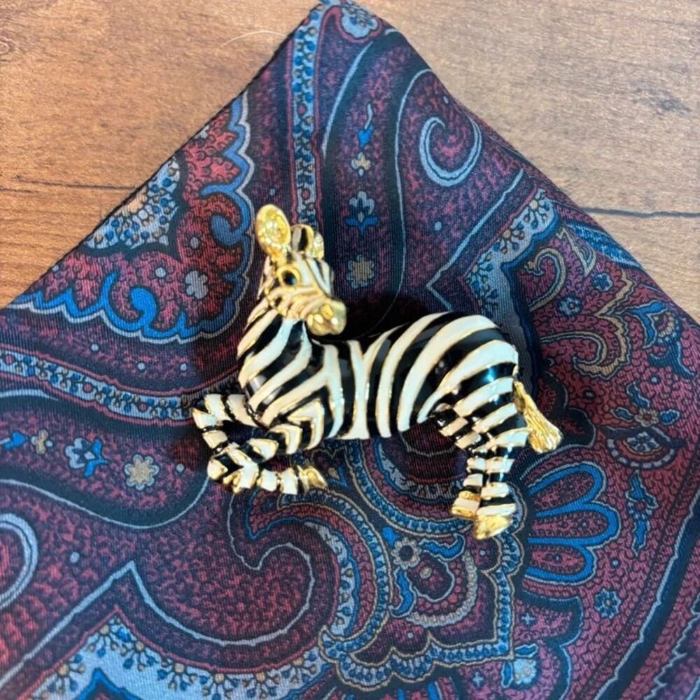 Vintage Enamel Zebra Brooch Pin Gold Tone Black White Striped Animal Jewelry